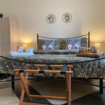B & B Jasmine Santa Teresa Di Riva Exterior photo