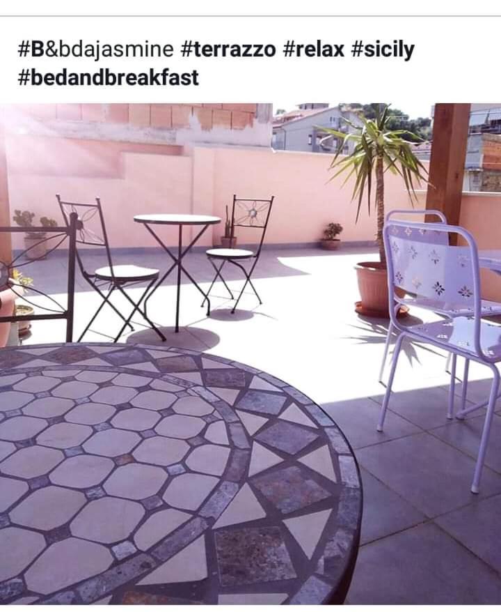B & B Jasmine Santa Teresa Di Riva Exterior photo