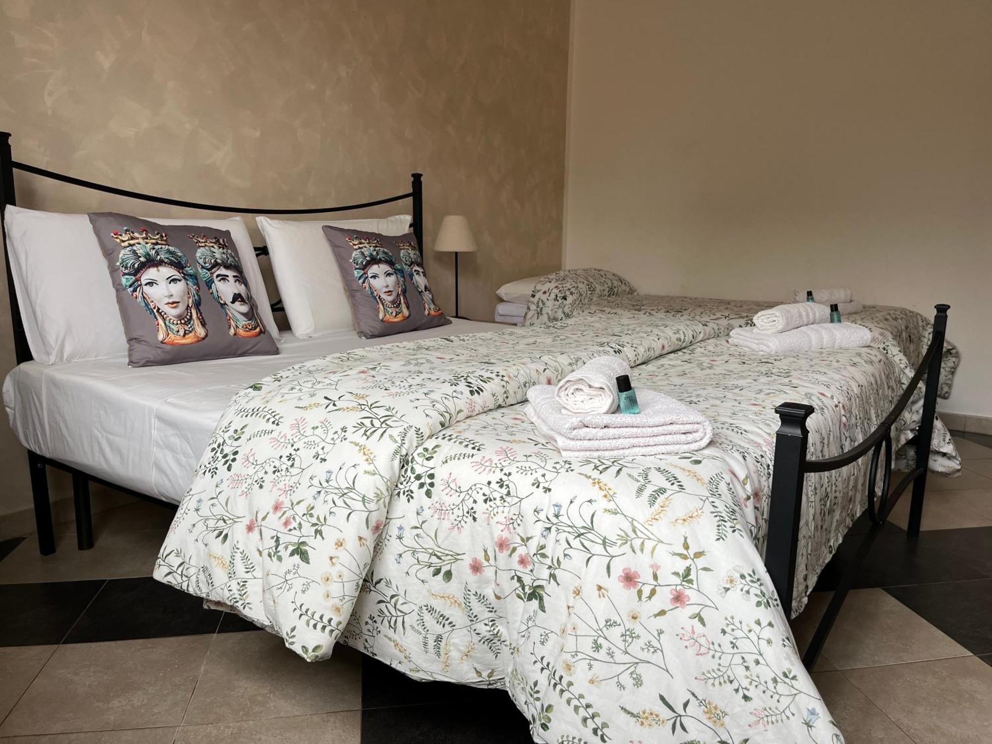 B & B Jasmine Santa Teresa Di Riva Exterior photo