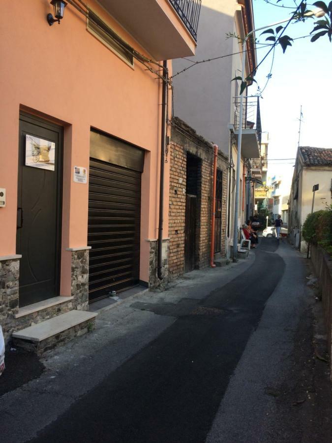 B & B Jasmine Santa Teresa Di Riva Exterior photo